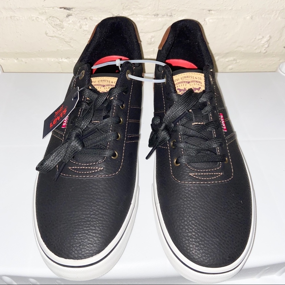 NWOT! LEVI Black Pebbled Leather Sneakers Size 13